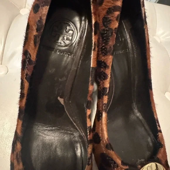 Tory Burch Leopard Print Wedges - Picture 8 of 9